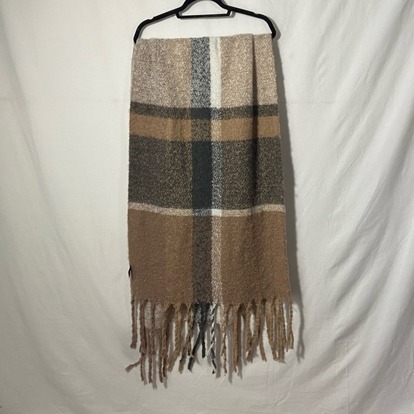 SALE Chunky Knit Khakis Tan Plaid Scarf - Picture 3 of 10